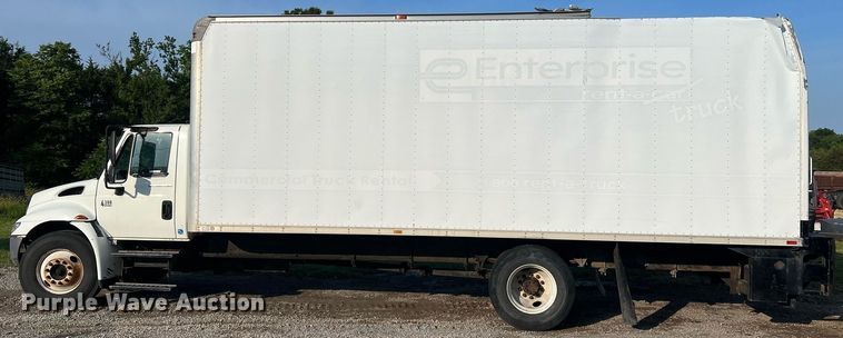 image for item II9199 2005 International 4300  box truck