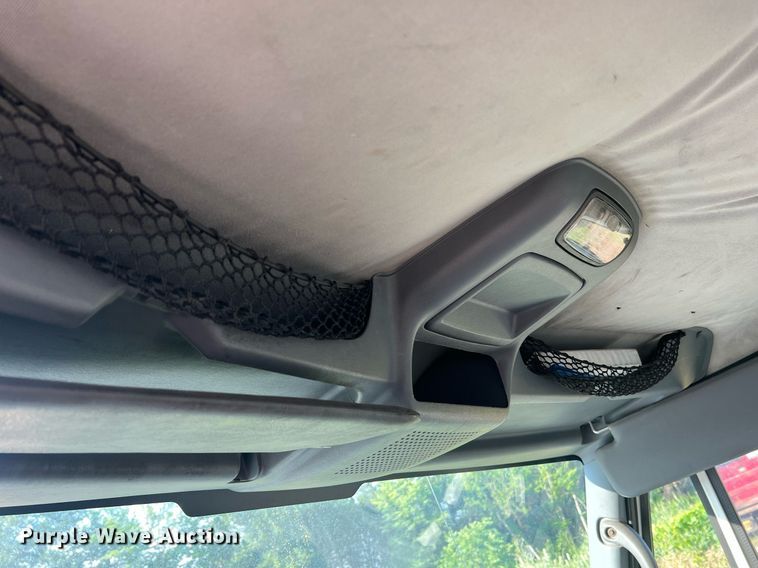 image for item II9199 2005 International 4300  box truck