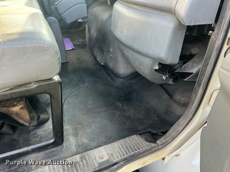 image for item II9199 2005 International 4300  box truck