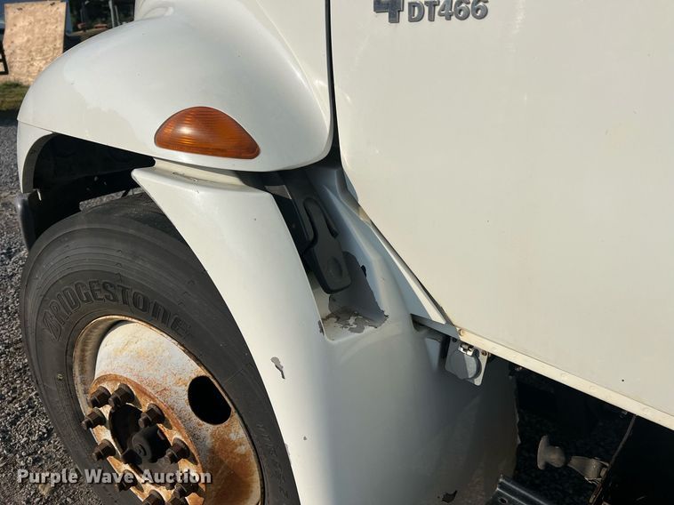 image for item II9199 2005 International 4300  box truck