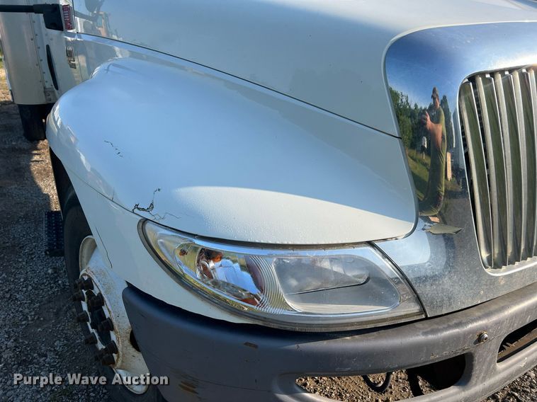 image for item II9199 2005 International 4300  box truck