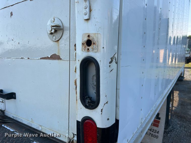 image for item II9199 2005 International 4300  box truck