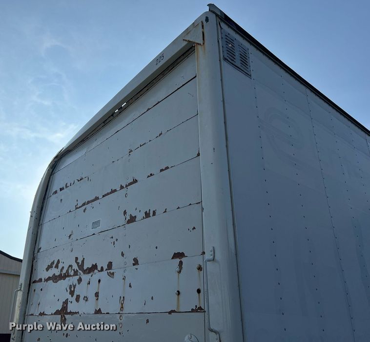 image for item II9199 2005 International 4300  box truck