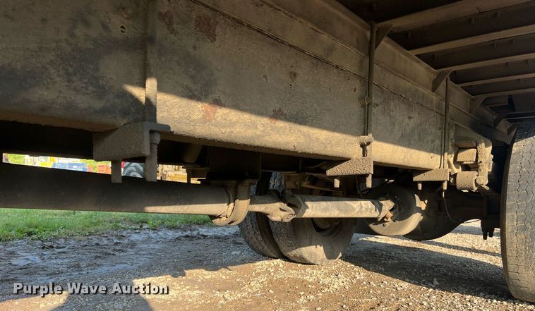 image for item II9199 2005 International 4300  box truck