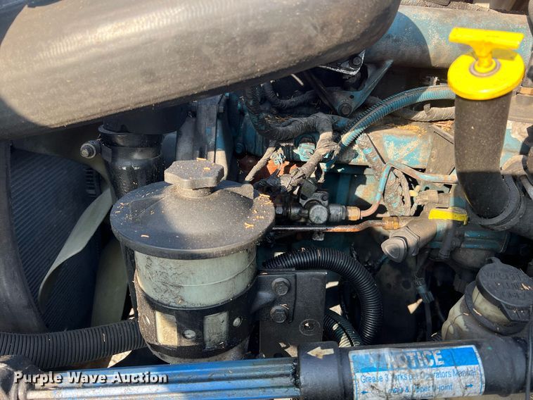 image for item II9199 2005 International 4300  box truck