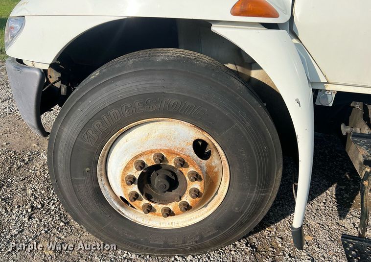 image for item II9199 2005 International 4300  box truck