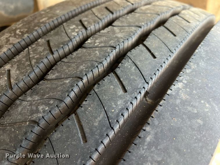 image for item II9199 2005 International 4300  box truck