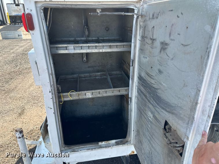 image for item JJ9934 2000 Freightliner FL70  utility / service truck