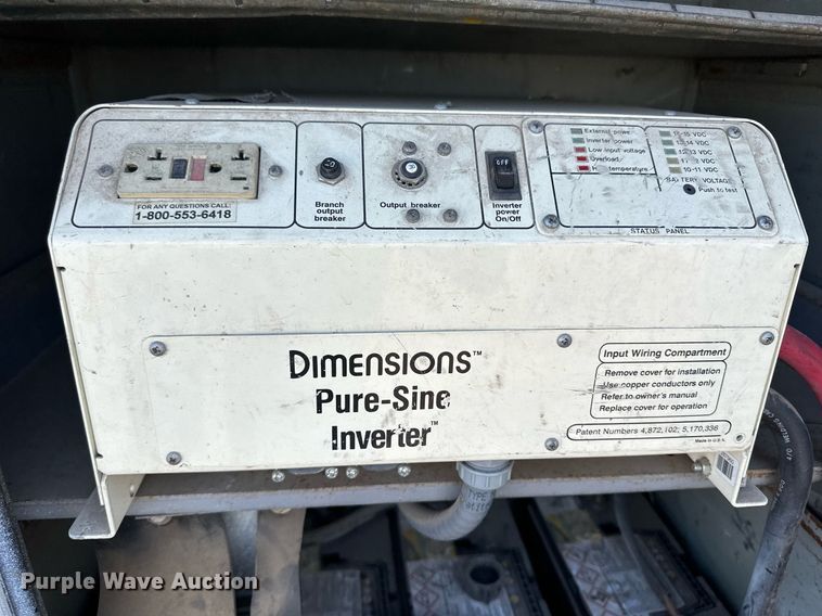 image for item JJ9934 2000 Freightliner FL70  utility / service truck