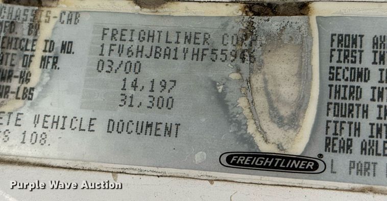 image for item JJ9934 2000 Freightliner FL70  utility / service truck