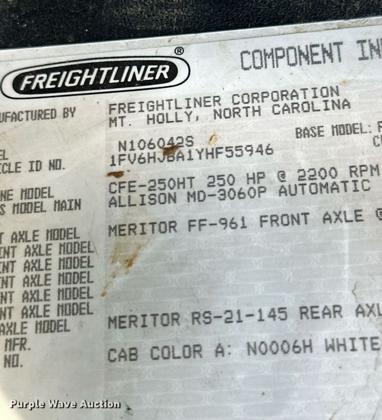 image for item JJ9934 2000 Freightliner FL70  utility / service truck