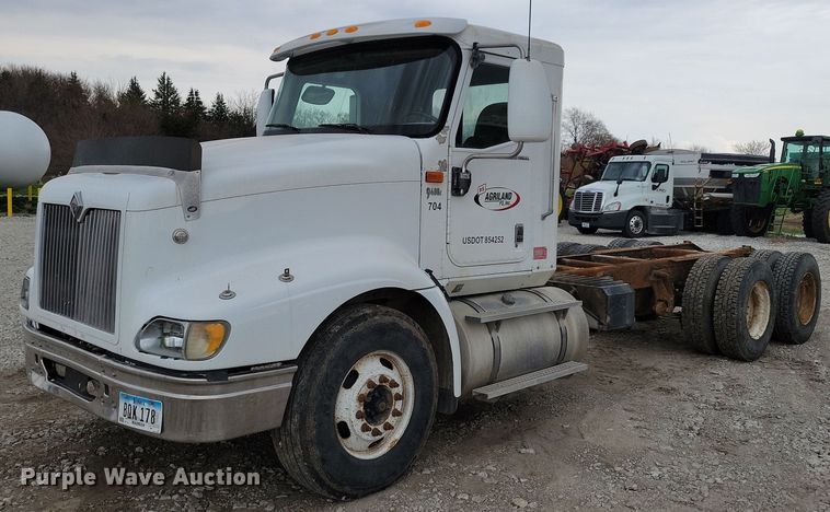 image for item JO9069 2007 International 9400i  semi truck