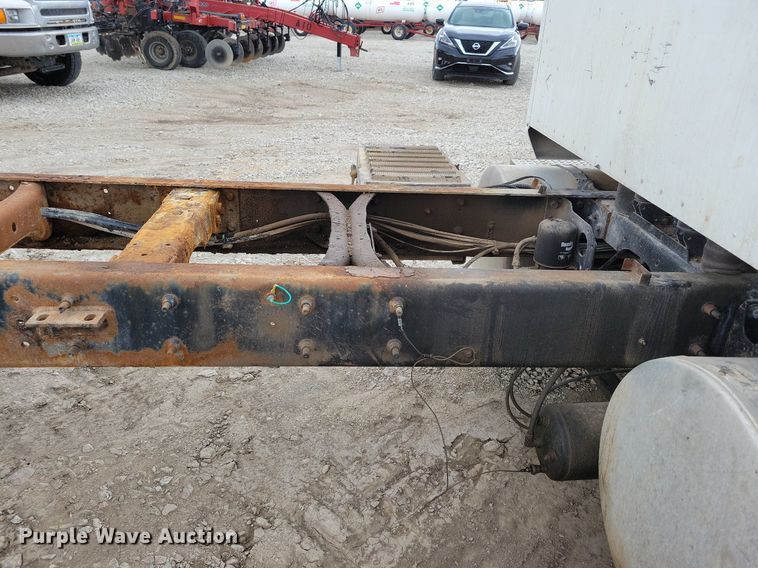 image for item JO9069 2007 International 9400i  semi truck