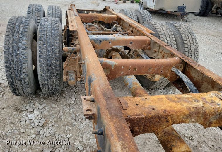 image for item JO9069 2007 International 9400i  semi truck