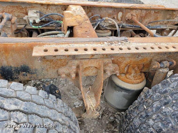 image for item JO9069 2007 International 9400i  semi truck