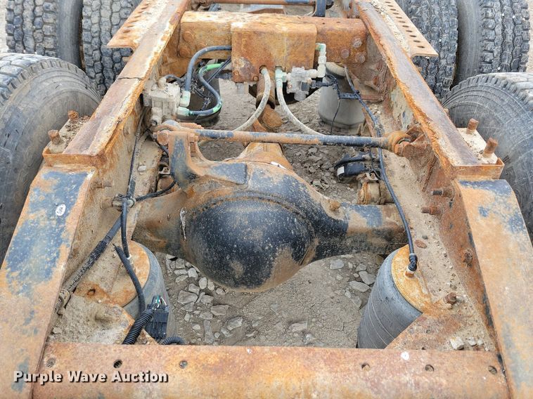 image for item JO9069 2007 International 9400i  semi truck