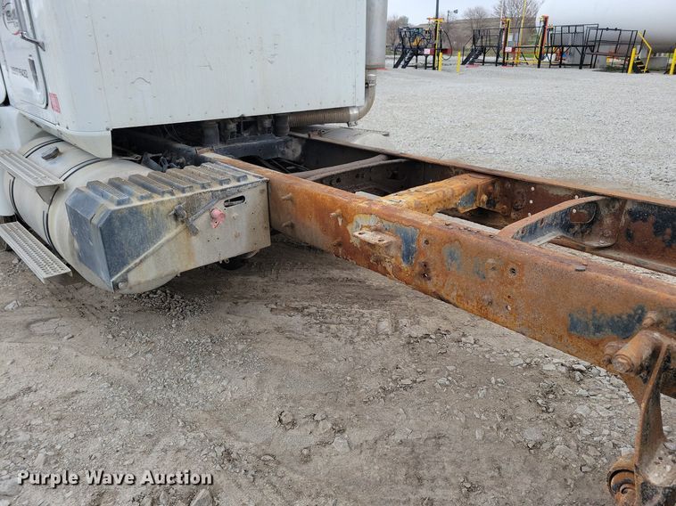 image for item JO9069 2007 International 9400i  semi truck