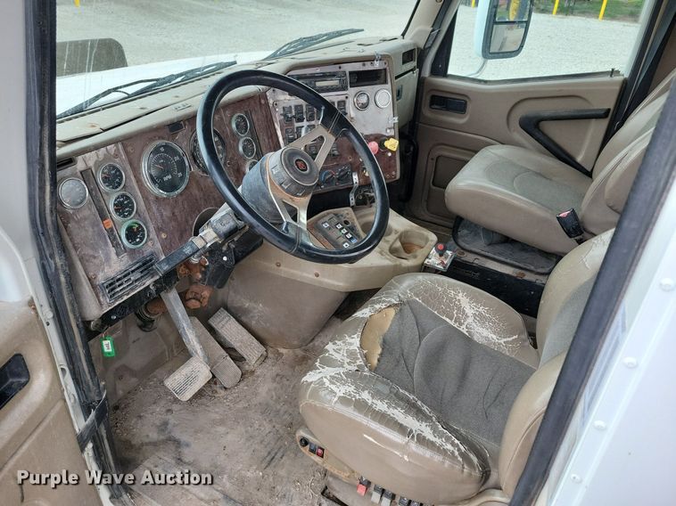 image for item JO9069 2007 International 9400i  semi truck