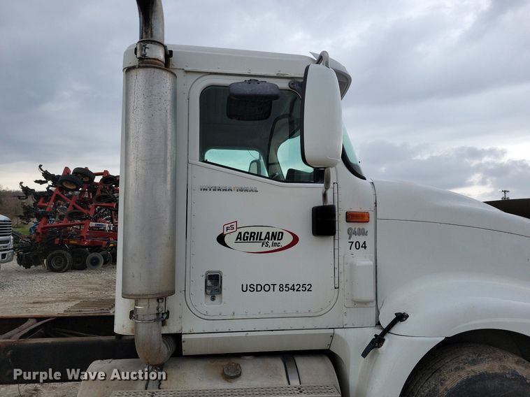image for item JO9069 2007 International 9400i  semi truck