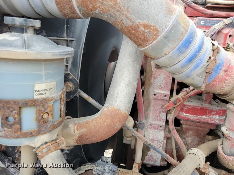 image for item JO9069 2007 International 9400i  semi truck