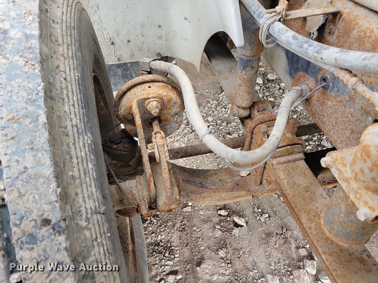 image for item JO9069 2007 International 9400i  semi truck