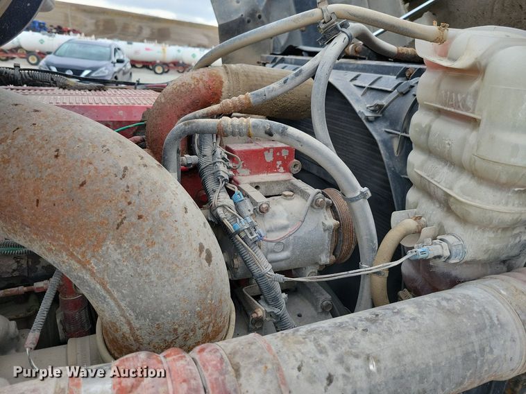 image for item JO9069 2007 International 9400i  semi truck