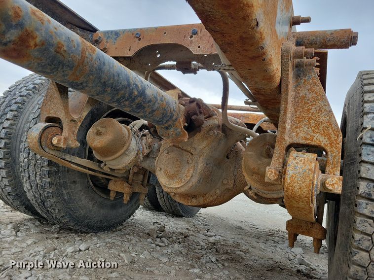 image for item JO9069 2007 International 9400i  semi truck