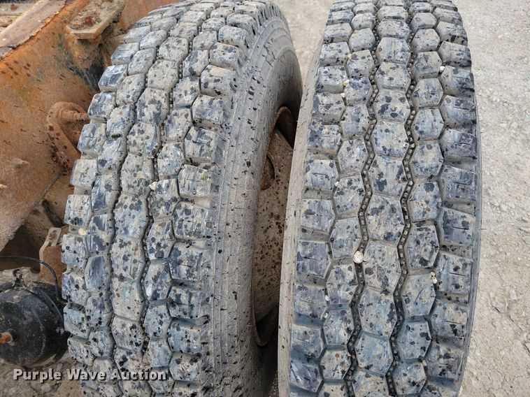 image for item JO9069 2007 International 9400i  semi truck