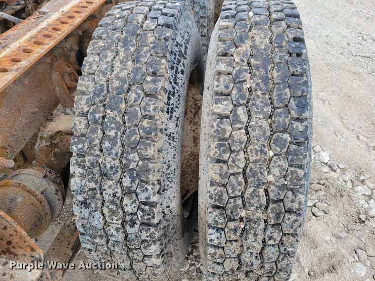 image for item JO9069 2007 International 9400i  semi truck