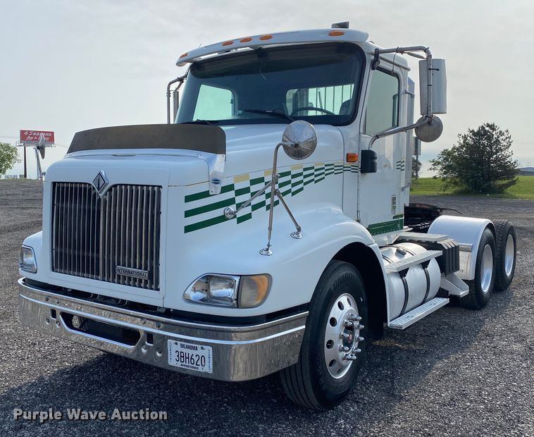 image for item KB9435 2000 International 9200i  semi truck