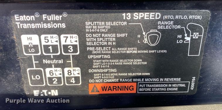 image for item KB9435 2000 International 9200i  semi truck