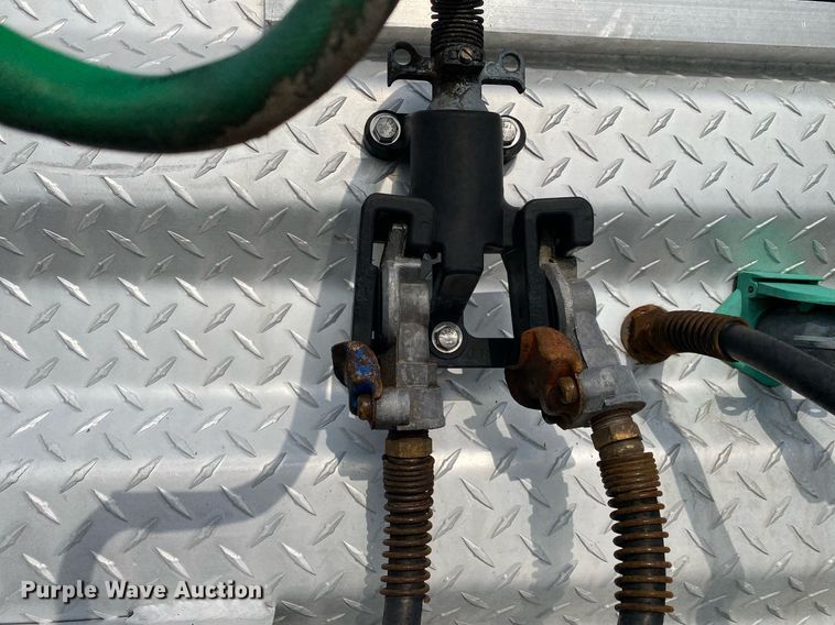 image for item KB9435 2000 International 9200i  semi truck