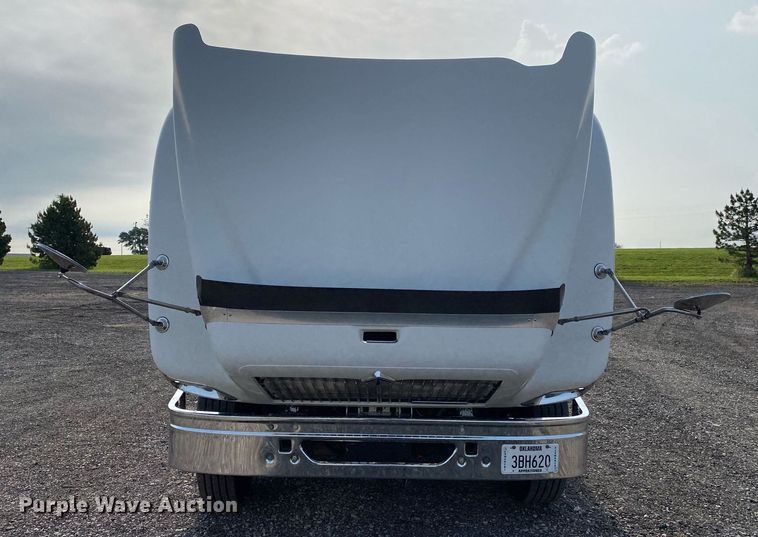 image for item KB9435 2000 International 9200i  semi truck