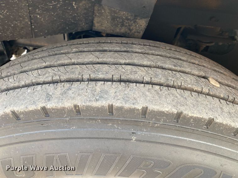 image for item KB9435 2000 International 9200i  semi truck