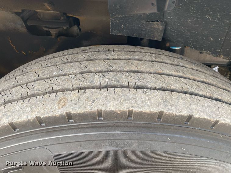 image for item KB9435 2000 International 9200i  semi truck