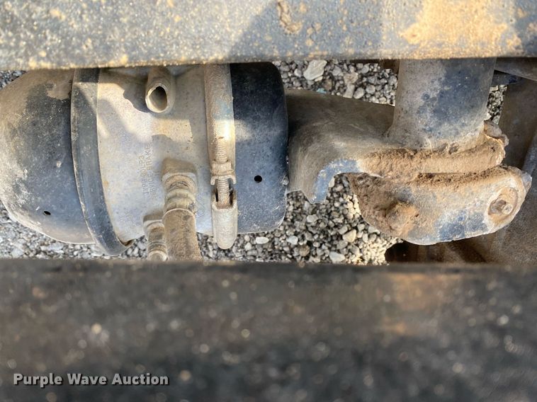 image for item KB9435 2000 International 9200i  semi truck