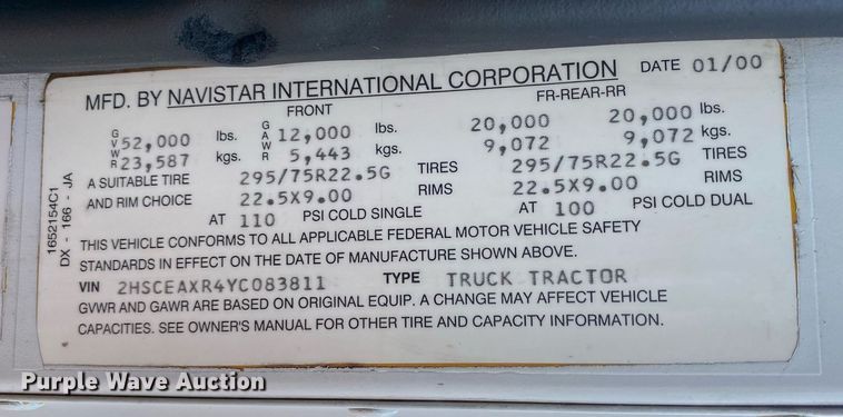 image for item KB9435 2000 International 9200i  semi truck