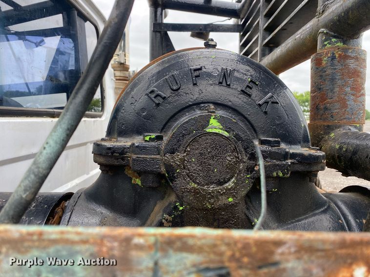 image for item KB9437 2003 Mack RD688S  winch truck