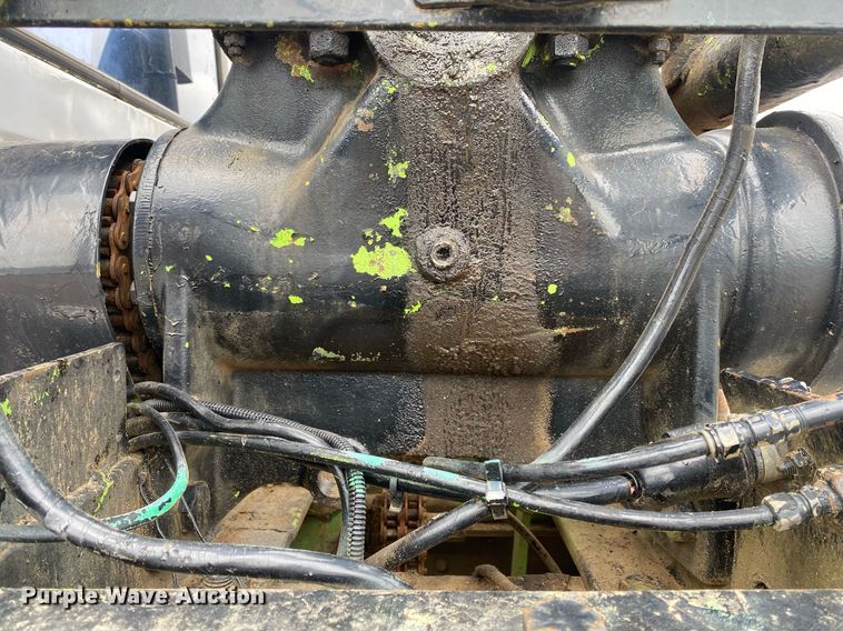 image for item KB9437 2003 Mack RD688S  winch truck