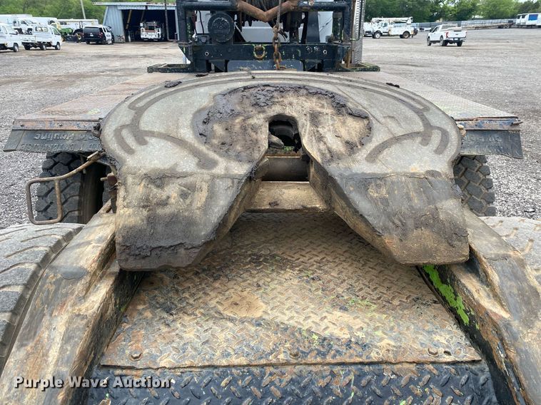 image for item KB9437 2003 Mack RD688S  winch truck