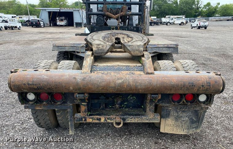 image for item KB9437 2003 Mack RD688S  winch truck