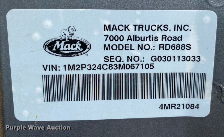 image for item KB9437 2003 Mack RD688S  winch truck