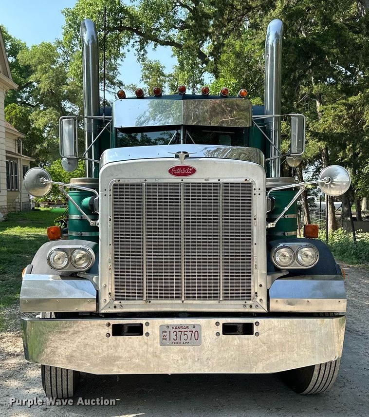 image for item KL9013 1981 Peterbilt 359  semi truck