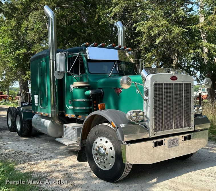 image for item KL9013 1981 Peterbilt 359  semi truck