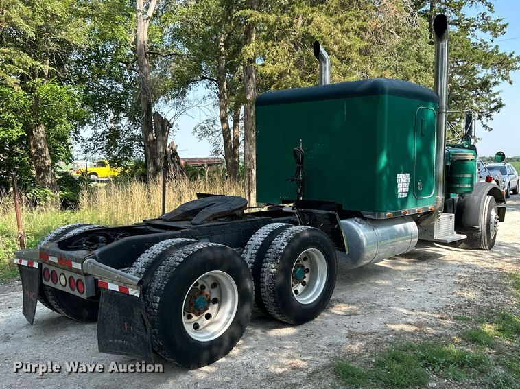 image for item KL9013 1981 Peterbilt 359  semi truck