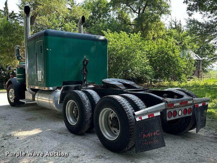 image for item KL9013 1981 Peterbilt 359  semi truck