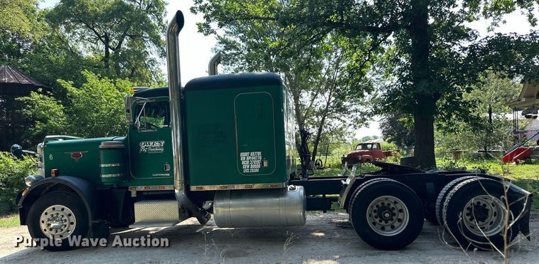 image for item KL9013 1981 Peterbilt 359  semi truck