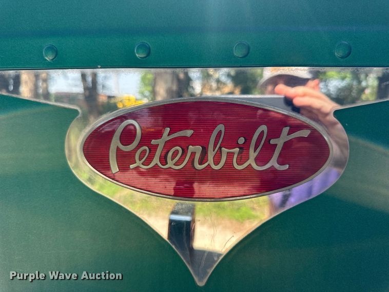 image for item KL9013 1981 Peterbilt 359  semi truck