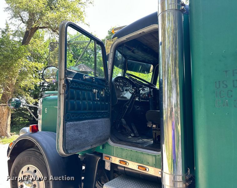 image for item KL9013 1981 Peterbilt 359  semi truck