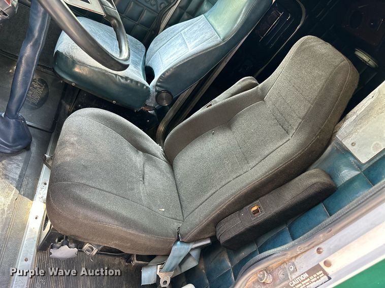 image for item KL9013 1981 Peterbilt 359  semi truck